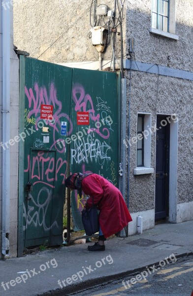 Dublin Ireland Old Woman Cat Building