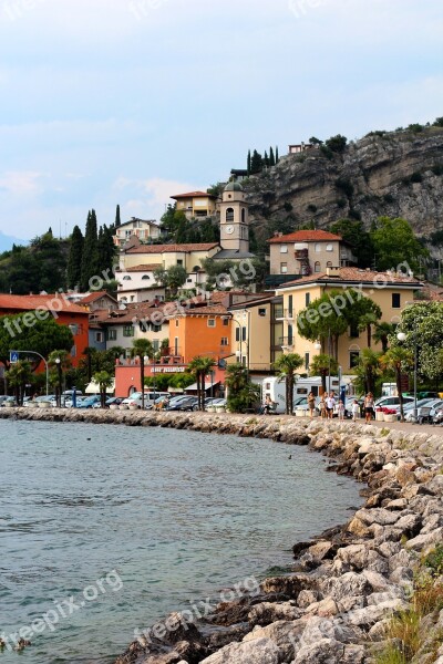 Promenade Italy Garda Torbole Bank