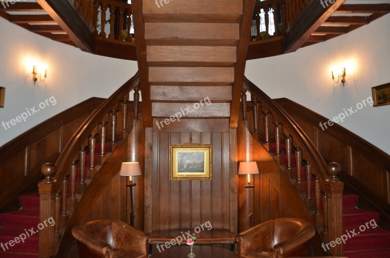 Trap Stairwell Wood Handrail Chic