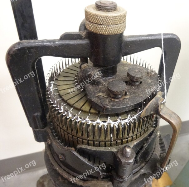 Old Knitting Machine Single Cylinder Knitting Close-up Free Photos