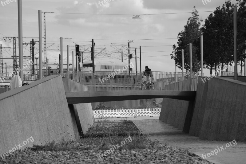 Hamburg Hanoverian Station Deportation Old Railway Bed Modern Railroad Trasse