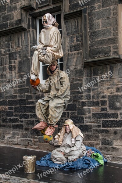 Street Entertainers Edinburgh Levitation Trick