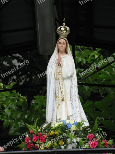 Mary Cowshed The Sanctuary Scapular Poland