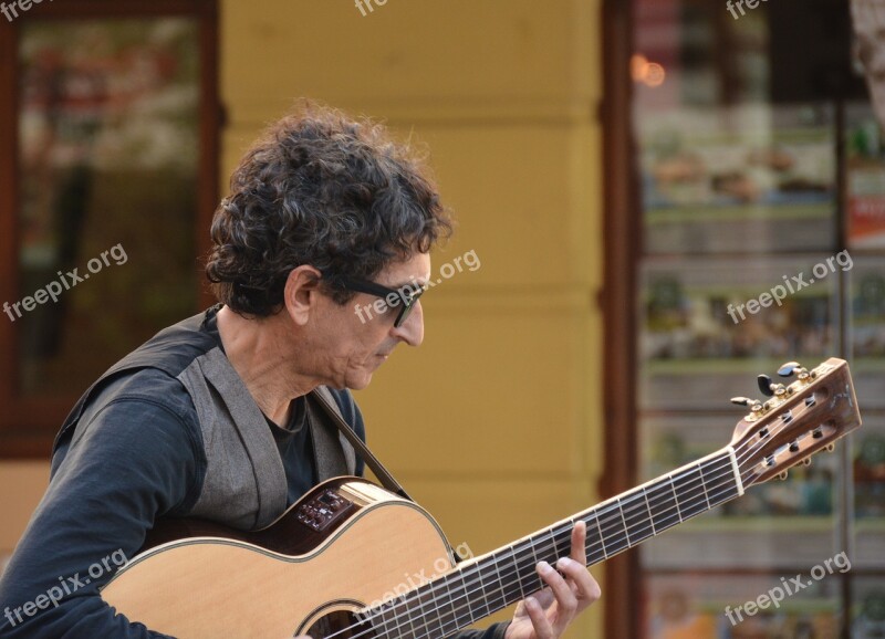 South Africa Street Musicians Cape Town Voice Guitar