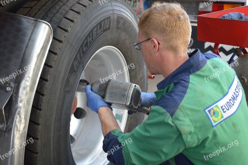 Tire Repairer Tire Mounting Work Free Photos