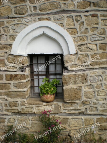 Arbanassi Stone Wall Windows Potter Plant Church