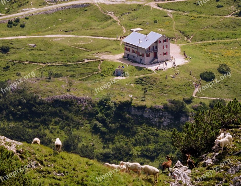 Refuge Scalorbi Mountain Hiking Prato