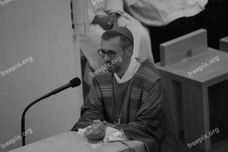 Archbishop Hamburg Sermon Stefan Heße Mariendom