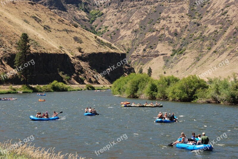 River Easy Paddle Boating Desert