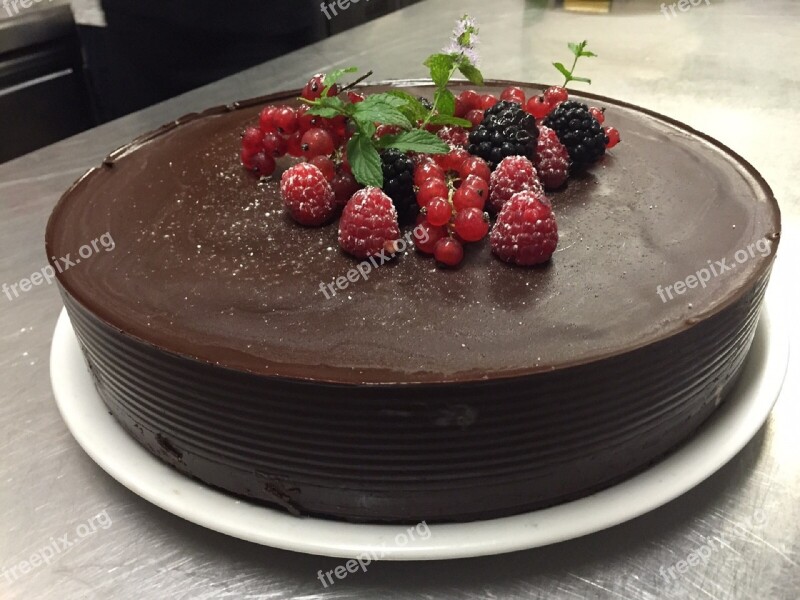 Chocolate Cake Dessert Christmas Raspberry Blackberry