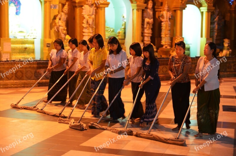 Cleaning Staff Shwedagon Mirabello Pagoda Wipe Clean