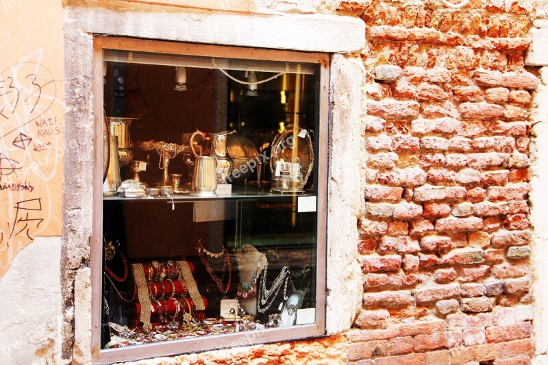 Window Sell To The Sale Jewellery Old