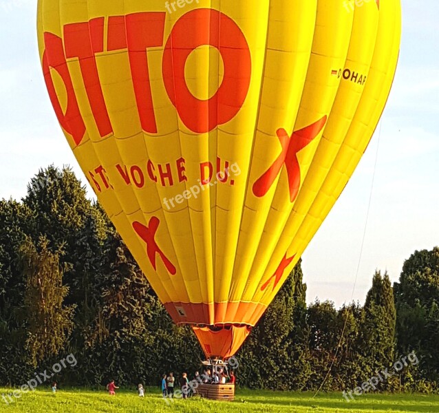 Balloon Trees Hot Air Balloon Hot Air Balloon Ride Landed