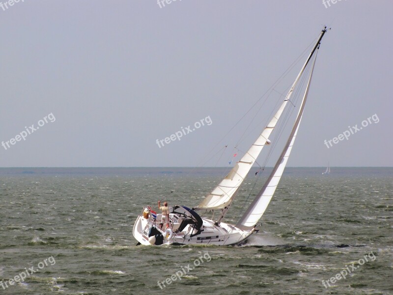 Sailing Boat Sailing Solo Sailor Horizon Offing