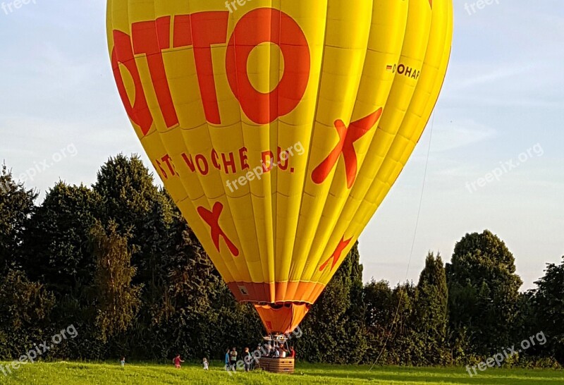 Balloon Trees Hot Air Balloon Hot Air Balloon Ride Landed