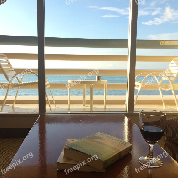 Hotel Reading Relax Wine Free