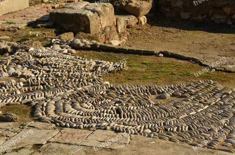 Mosaic Roman Motive Boulder Stone