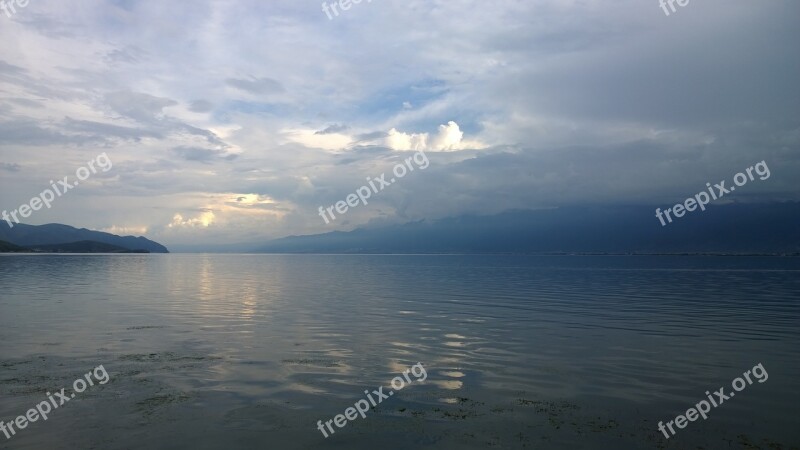 Dali Ehai Yunnan Lake Water