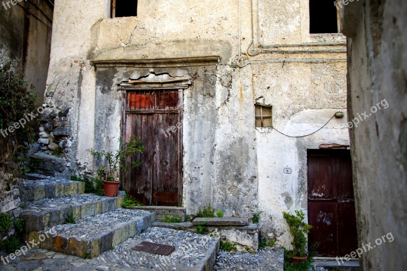 Door Closure Lack Of Communication Ruin Decay