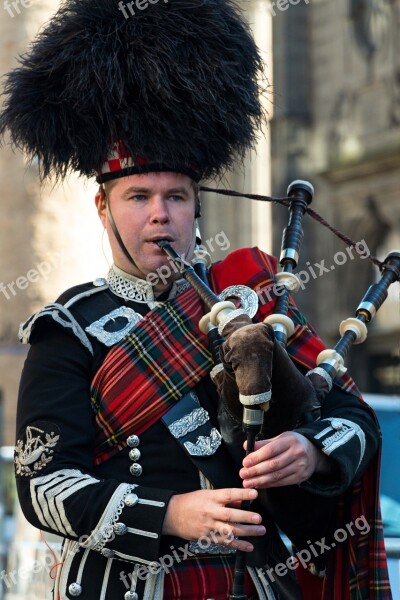 Bagpipe Scotland Edinburgh Playing The Bagpipes Bagpiper