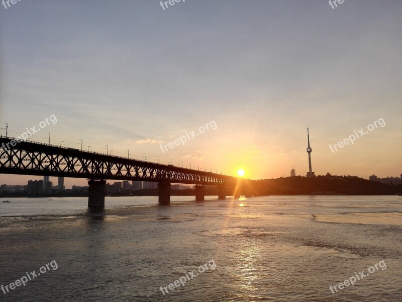 Yangtze River Bridge Sunset Afterglow The Yangtze River Wuhan