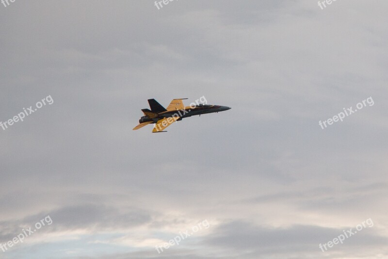 F-18 Canadian Air Force Airshow Air