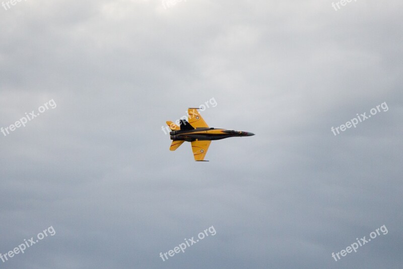 F-18 Canadian Air Force Airshow Air