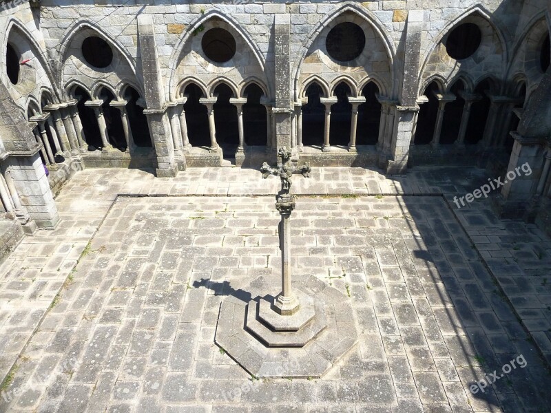 Cloister Cathedral Church Port Religion