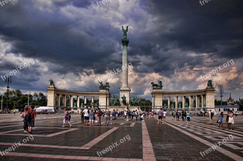 Heldenplatz Budapest Places Of Interest Half Circle Tourists