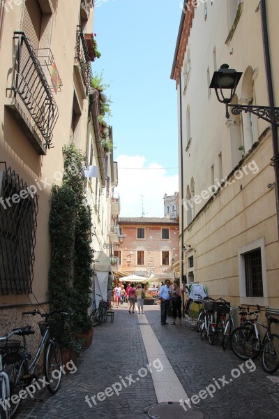 Alley Italy Historic Center Building Garda