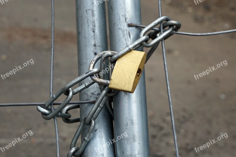 Closed Fence Close Locks To Secure