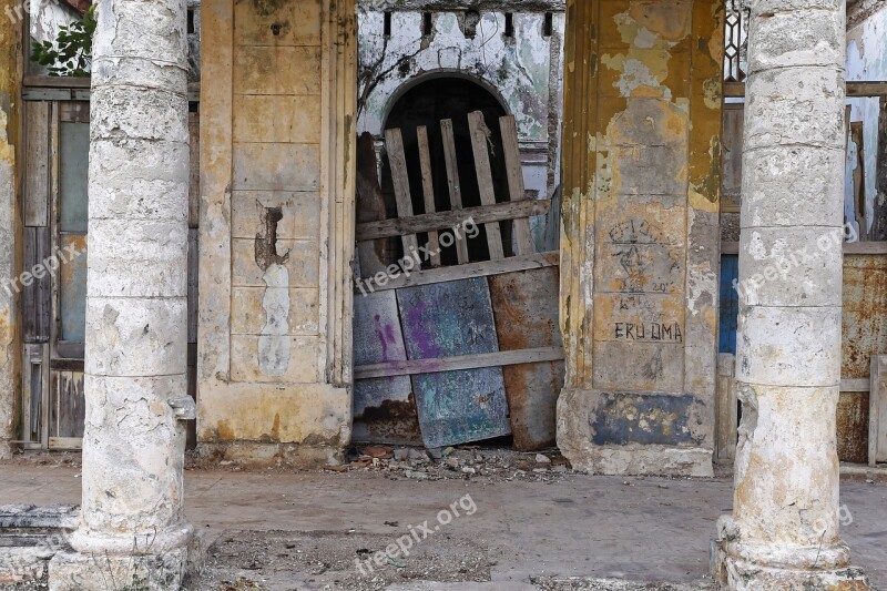 Cuba Havana Facade Old Abandoned