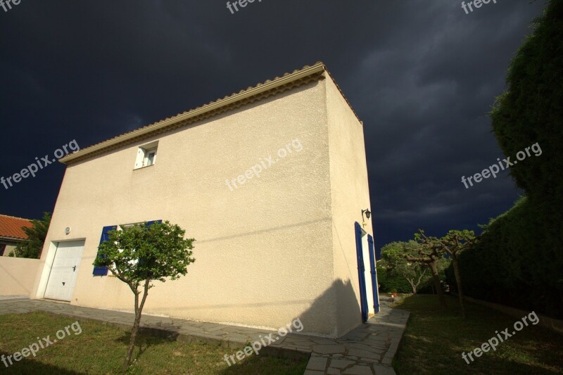 House Thunder Sky Heavy Sky Dramatic Shadows House For Sale