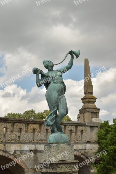 Rose Castle Rieder Architecture Fountain Bust