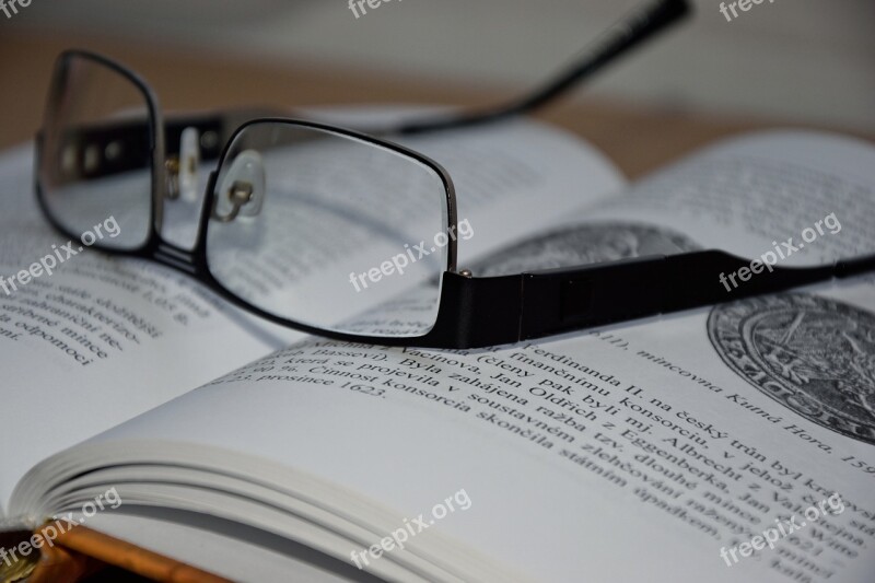 Clever Glasses Book Learning Textbook