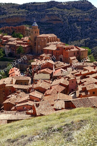 Albarracin Village Valley Buildings Mountain