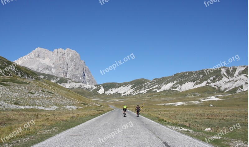 Abruzzo Gran Sasso Mountain Road Landscape