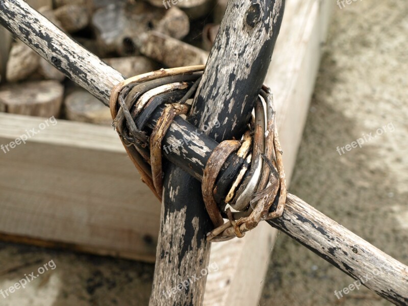 Wood Connection Cross Knot Together