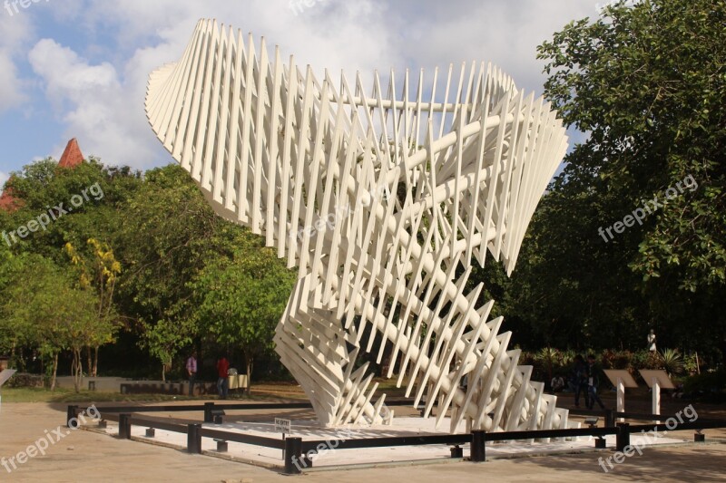 Cross-maidan Mumbai Charkha Structure Monument Churchgate Station