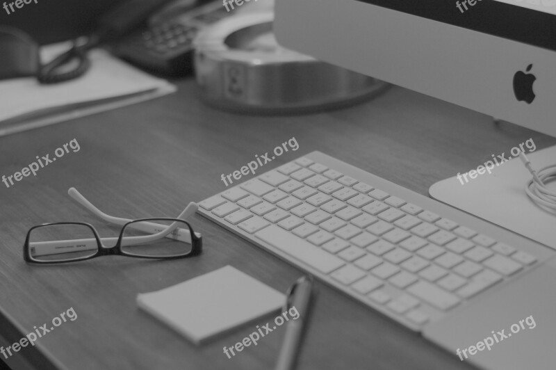 Desktop Work Area Keyboard Mac Screen