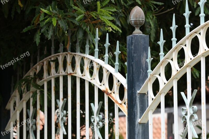 Fencing The Fence Metal Rust Gateway