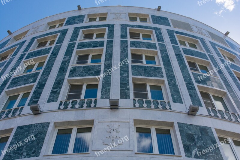 Building The Façade Of The Window Wall Granite