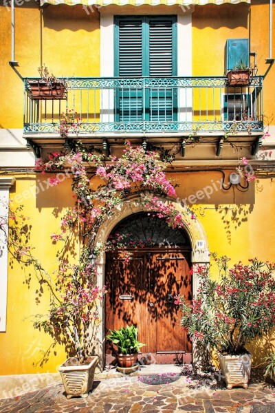 Facade Calabria Colorful Flowers Housewife Color