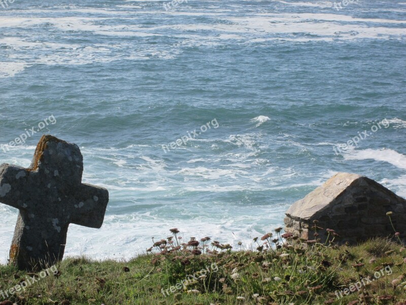 Cross Cabin Sea Side Wild Coast