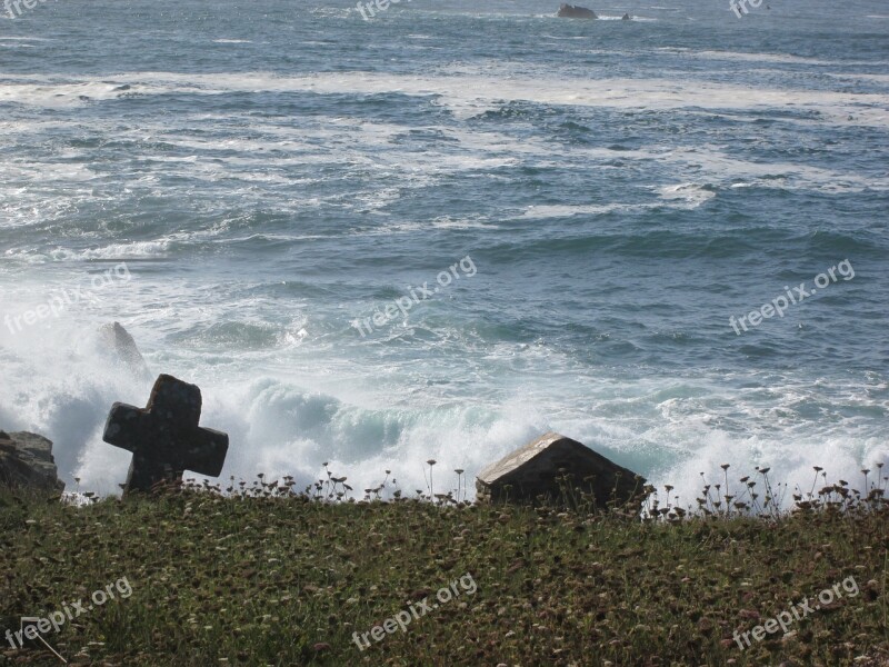 Cross Cabin Sea Side Wild Coast