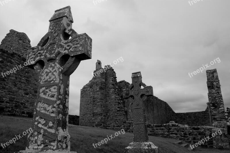 Ruin Ireland Clonmacnoise Castle Crosses Cemetery