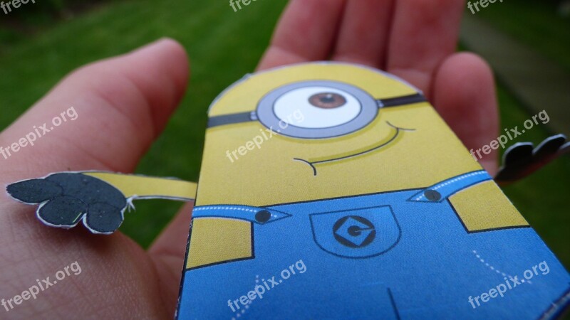 Minion Style Grass Paper Character