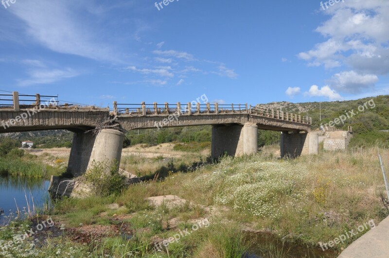 Sardinia Bridge Bach Collapse Nature