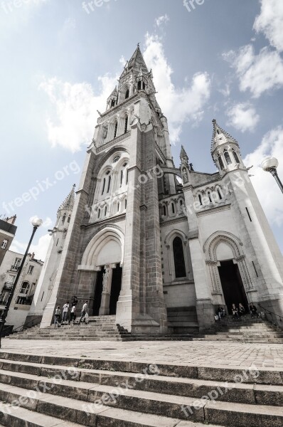 Basilica Nantes Grand Angle Sunny