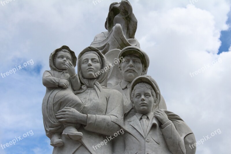 New Orleans Statue Monument Immigrant Family